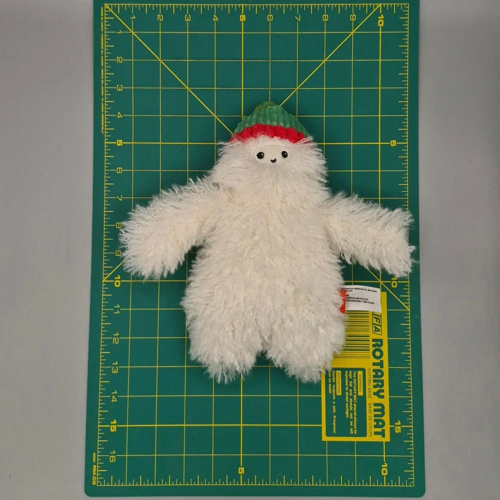 Gigglescape White Shaggy Yeti Plush Abominable Snowman Green Red Hat F440298
